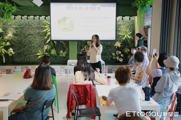 ▲門諾失智照護中心與善牧中心聯手將有實證成效的「麥得飲食」（MIND Diet）變身成色香味俱全的健康餐盒。（圖／門諾醫院提供，下同）
