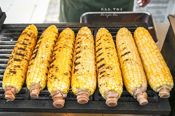 ▲▼大通公園烤玉米。（圖／部落客周花花，甲飽沒授權提供）