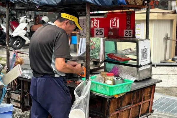 ▲▼三重阿伯分子尾肉圓。（圖／部落客陳小可的吃喝玩樂授權提供）