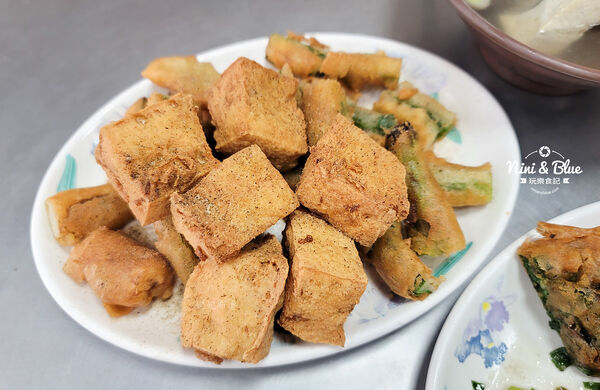 ▲▼百果山炸粿小吃攤。（圖／部落客Nini and Blue 玩樂食記授權提供）