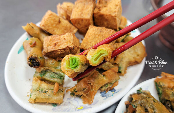 ▲▼百果山炸粿小吃攤。（圖／部落客Nini and Blue 玩樂食記授權提供）