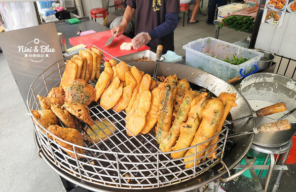 ▲▼百果山炸粿小吃攤。（圖／部落客Nini and Blue 玩樂食記授權提供）