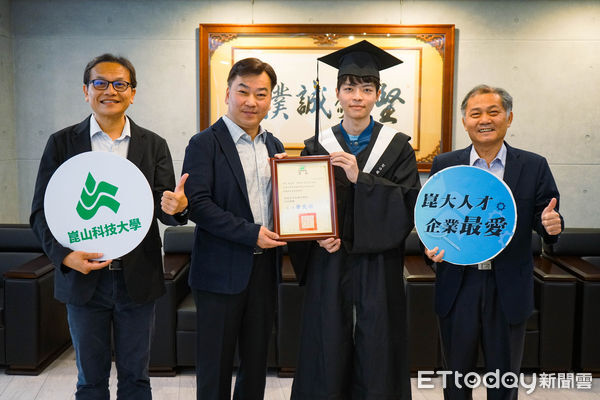 ▲崑山科大錢谷村從清寒家庭出發，雙主修、獲獎連連，一舉錄取六間研究所，為自己的人生開出新路。（記者林東良翻攝，下同）