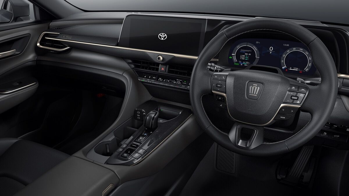 ▲TOYOTA Crown Estate推出超帥消光特仕車。（圖／翻攝自TOYOTA）