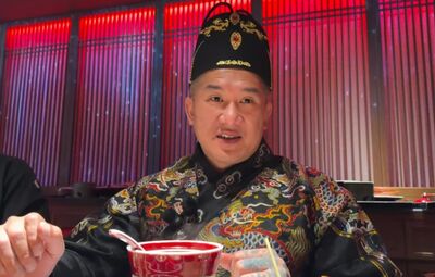 館長換古裝吃上海宮宴推爆「排名第一」 台灣也應該要有一家