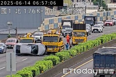 快訊／國1南台中大雅段「自小客90度側翻」　佔據2線車道