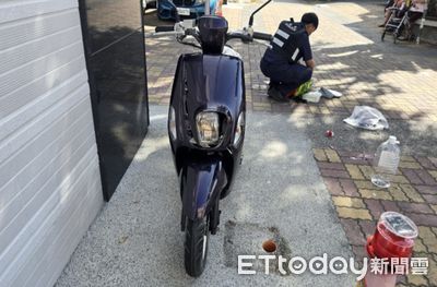 屏東自小客路口撞機車　女騎士人車倒地...頭部受傷送醫