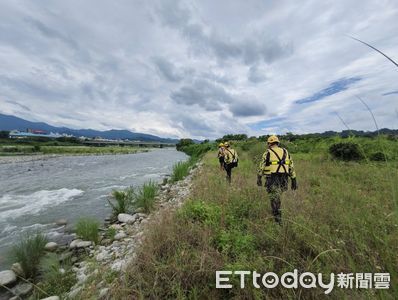 機車留東勢大橋!婦墜落大甲溪失蹤 消防水陸搜救畫面曝