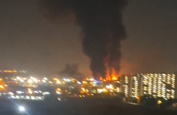 ▲▼位於伊朗首都德黑蘭市區西部的梅赫拉巴德國際機場（Mehrabad Airport）附近傳出劇烈爆炸與火警。（圖／翻攝自X）