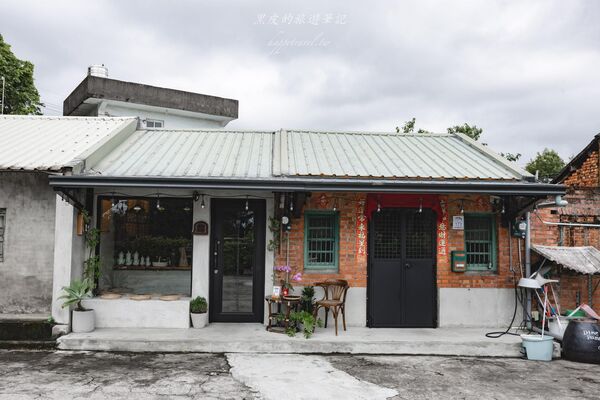 ▲▼「定邦咖啡」近百年三合院礁溪咖啡廳，飲品的造型簡直浮誇又唯美。（圖／部落客黑皮提供）