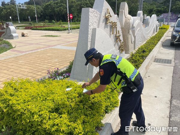 ▲▼金門縣居民與警方通力合作，順利尋回一名嘉義遊客遺落的現金與物品。（圖／記者林名揚翻攝）