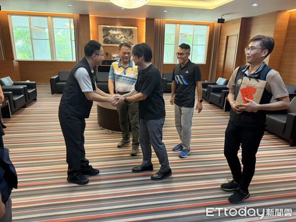 ▲屏東警分局長林明波到屏東大學肯定校方人員機警          。（圖／記者陳崑福翻攝）