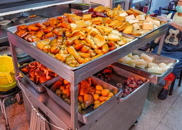 ▲▼新莊美食「旺旺餃子館」，在地人推薦水餃配滷味必吃。（圖／部落客陳小可提供）