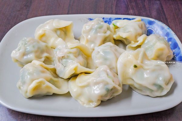 ▲▼新莊美食「旺旺餃子館」，在地人推薦水餃配滷味必吃。（圖／部落客陳小可提供）