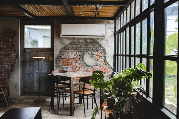 ▲▼「肥春號Fatchun Cafe」隱藏恆春小鎮中的人氣咖啡廳，IG拍照熱門恆春景點。（圖／部落客黑皮提供）