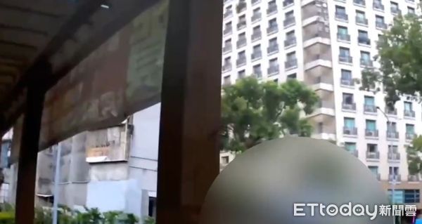 ▲▼婦人坐公園乘涼無端遭扔東西，後腦勺腫脹怒提傷害告訴。（圖／記者邱中岳翻攝）