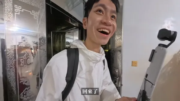 ▲▼Andy騎車環島悄悄回家探望家人。（圖／翻攝自YouTube）