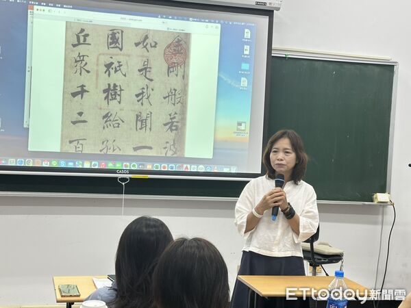 ▲吳家德總經理分享職場經驗與「人脈利他學」，吸引市民熱情參與。（記者林東良翻攝，下同）