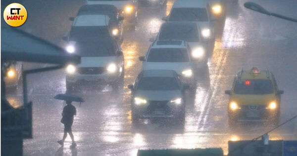下雨天開車「少1動作」被檢舉　新北男申訴無用…慘噴3600元