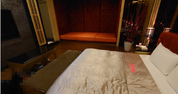 男入住摩鐵有一張「紅色小床」好奇用途　老司機笑稱搖滾區…內行解答