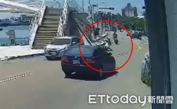 高雄女大生騎車突自摔 倒對向車道挨撞重傷!驚悚影片曝