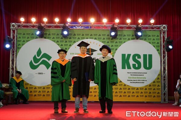 ▲崑山科技大學113學年度畢業典禮14日於校內雲青館隆重舉行，逾2200位畢業生勇敢迎向未來挑戰。（圖／記者林東良翻攝，下同）
