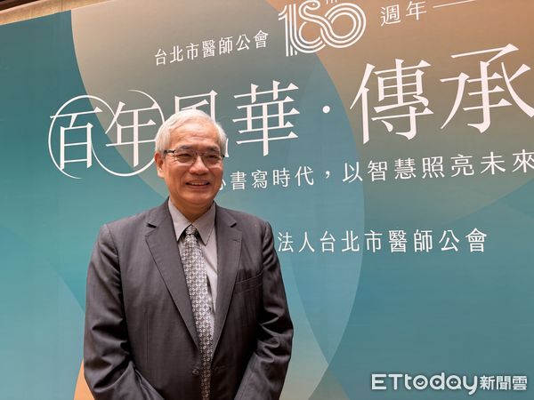 ▲▼北市醫師公會舉辦「百年風華・傳承永續」系列講座，台北榮總院長、骨科權威陳威明醫師以《唯變不變──臺北榮總的領導與創新》為題開講。（圖／記者洪巧藍攝）
