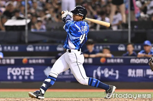 ▲▼中職高捷。（圖／記者李毓康攝）