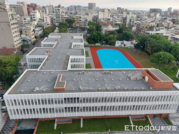 ▲台南中西區百年學府成功國小14日舉行113學年度畢業典禮，首度回到全新完工的「成功館」內舉辦。（圖／記者林東良翻攝，下同）