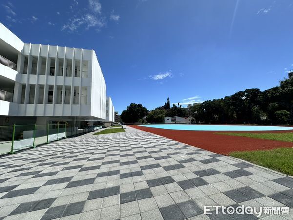 ▲台南中西區百年學府成功國小14日舉行113學年度畢業典禮，首度回到全新完工的「成功館」內舉辦。（圖／記者林東良翻攝，下同）