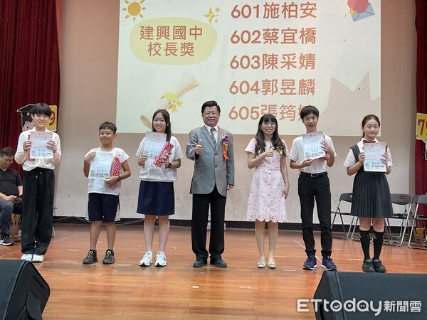 ▲台南市永福國小第79屆畢業典禮中，全數參與潛能開發班（特教資源班）和特教巡迴班學習計劃的永福小朋友，都以自身努力獲得畢業典禮獎項。（圖／記者林東良翻攝，下同）