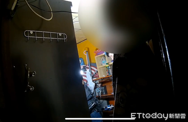 ▲警方快打部隊迅速抵達發現虛驚一場，原來只是男女朋友吵架。（圖／桃園警分局提供）