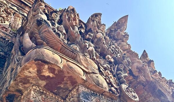 ▲▼泰國清邁美食「The Terracotta Garden at Lamphun」南奔百年古剎咖啡店，古蹟露天戶外座位超有fu。（圖／部落客小虎提供）