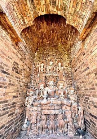 ▲▼泰國清邁美食「The Terracotta Garden at Lamphun」南奔百年古剎咖啡店，古蹟露天戶外座位超有fu。（圖／部落客小虎提供）