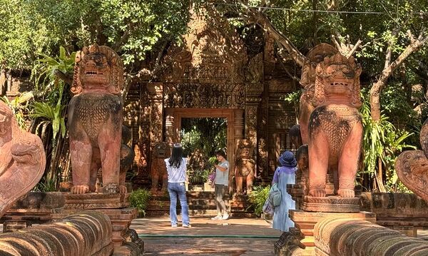▲▼泰國清邁美食「The Terracotta Garden at Lamphun」南奔百年古剎咖啡店，古蹟露天戶外座位超有fu。（圖／部落客小虎提供）