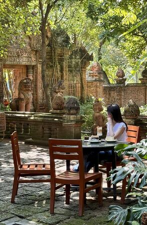 ▲▼泰國清邁美食「The Terracotta Garden at Lamphun」南奔百年古剎咖啡店，古蹟露天戶外座位超有fu。（圖／部落客小虎提供）