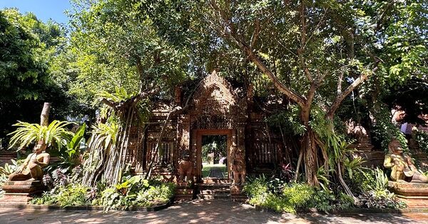 ▲▼泰國清邁美食「The Terracotta Garden at Lamphun」南奔百年古剎咖啡店，古蹟露天戶外座位超有fu。（圖／部落客小虎提供）
