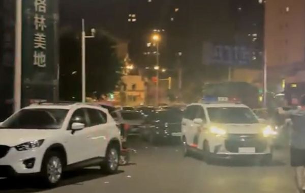 ▲▼按喇叭被罵　陸男怒開車輾路人1死4傷。（圖／翻攝微博）