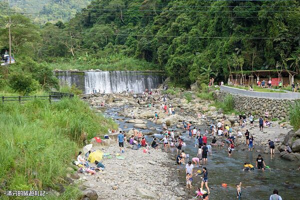 ▲▼新竹「北埔冷泉」2025北埔泡腳踩水玩冷泉，水簾大瀑布，新竹天然冷凍庫，夏季消暑勝地！（圖／部落客滿分提供）