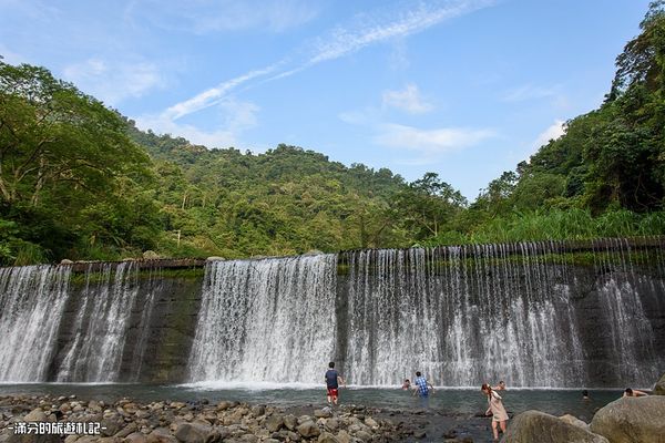 ▲▼新竹「北埔冷泉」2025北埔泡腳踩水玩冷泉，水簾大瀑布，新竹天然冷凍庫，夏季消暑勝地！（圖／部落客滿分提供）