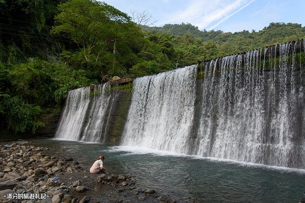 ▲▼新竹「北埔冷泉」2025北埔泡腳踩水玩冷泉，水簾大瀑布，新竹天然冷凍庫，夏季消暑勝地！（圖／部落客滿分提供）