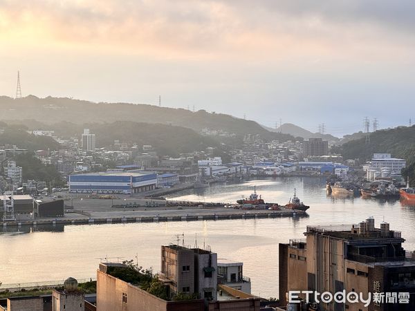▲基隆塔高67公尺的景觀台,崆書屋,遠見人文空間｜鳶 Milvus,基隆市景。（圖／記者彭懷玉攝）