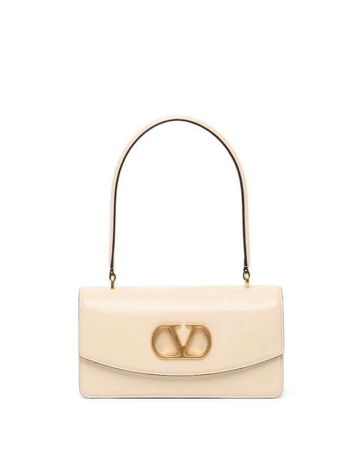 ▲VALENTINO 范倫鐵諾呈獻 VAIN 系列包款廣告大片 。（圖／品牌提供）