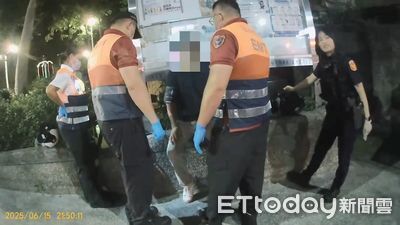 北市男身體不適竟鑽舊衣回收箱　頭下腳上受困被救出送醫