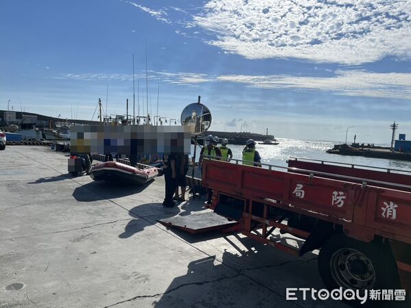 ▲▼             枋寮漁港燈塔附近7人戲水發生溺水意外，1人失蹤。（圖／記者陳崑福翻攝，下同）