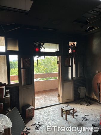 ▲台南東山區清晨住宅火警現場，起火位置疑似因焚燒金紙不慎所致。（記者林東良翻攝，下同）