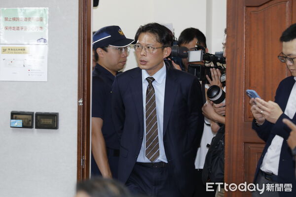 ▲▼立法院司法及法制委員會邀法務部長、矯正署署、廉政署專題報告「鑑於近來矯正監所暴力衝突事件頻傳，如何維護『矯正是刑事司法最後一道防線』及相關獄政策進作為，包括提升戒護人力資源」，並備質詢；審查監察院組織法部分條文修正草案，民眾黨立委黃國昌出席。（圖／記者湯興漢攝）