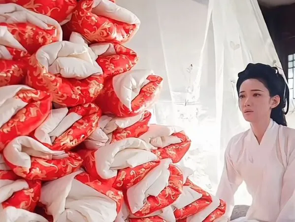 ▲▼大陸短劇出現「一胎生99子」的劇情引發爭議。（圖／翻攝自微博）