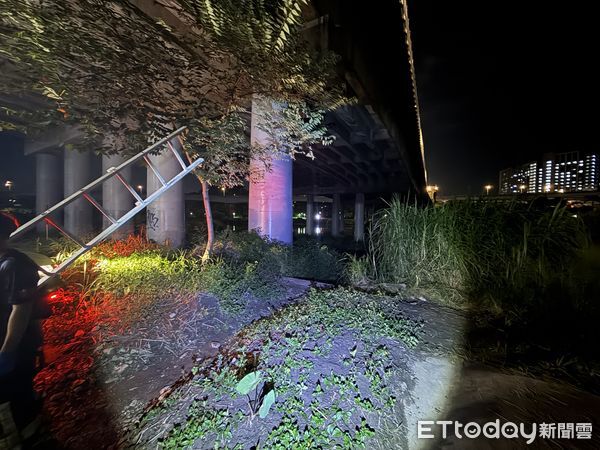 ▲▼             新北一名74歲老翁夜間運動時，不慎墜落水溝內，傷重不治。（圖／民眾提供，下同）