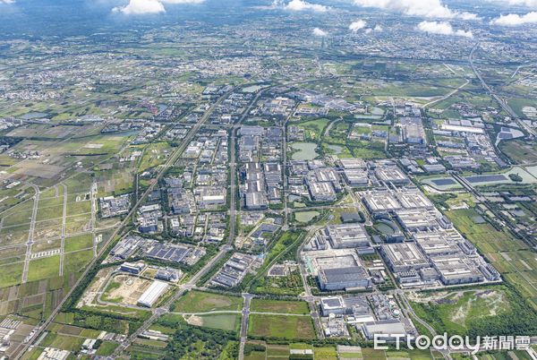 ▲南科受惠AI與半導體需求強勁，114年1至4月營收突破9千億元創新高。（記者林東良翻攝，下同）